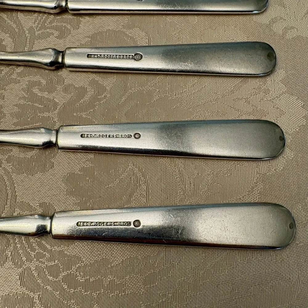 1847 Rogers Bros Plain Round Silverplate Fork Lot of 6 2 Monogrammed Replacement